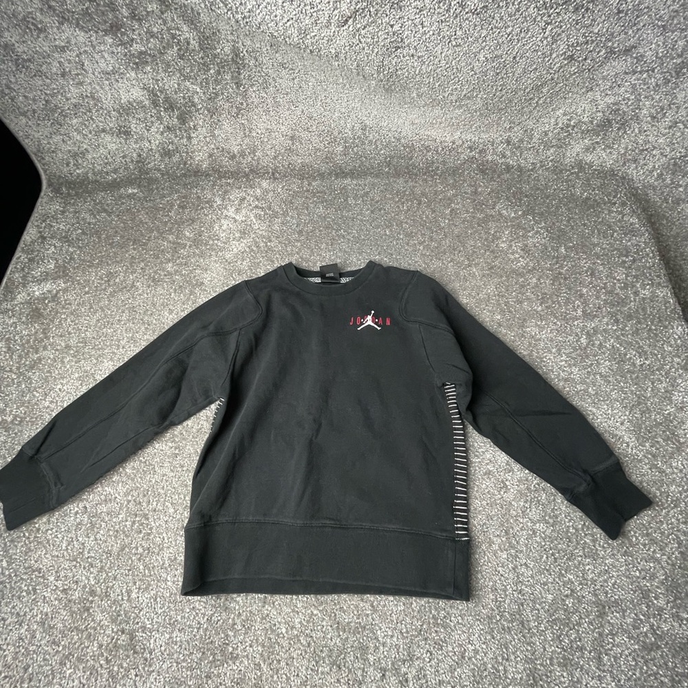 Jordan Black and white Crewneck Sweater cozy size youth medium